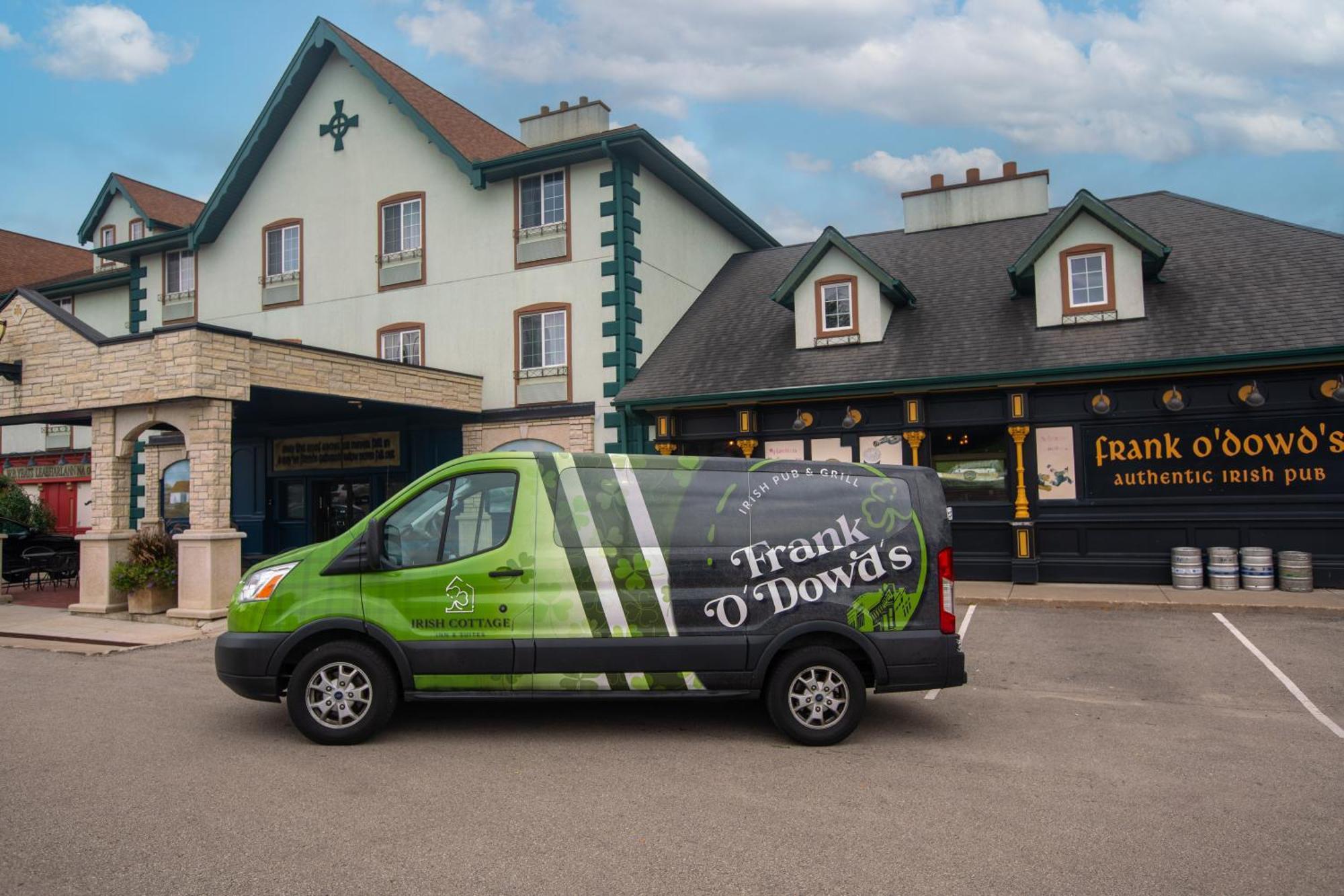 Irish Cottage Inn & Suites Galena Bagian luar foto
